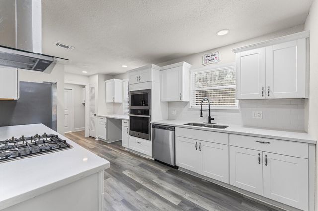 414 Harold Lane, Baytown, TX 77521