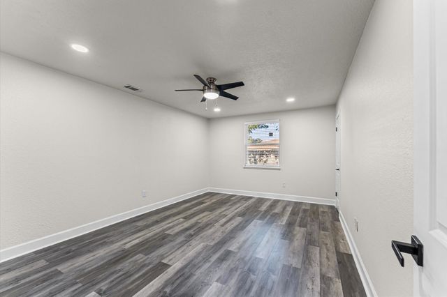 414 Harold Lane, Baytown, TX 77521