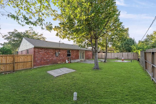 414 Harold Lane, Baytown, TX 77521