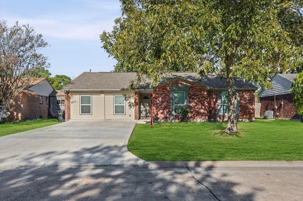 414 Harold Lane, Baytown, TX 77521