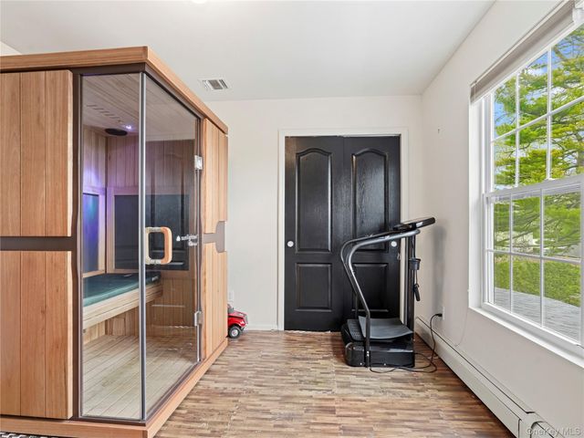 250 N 5th Street, Lindenhurst, NY 11757