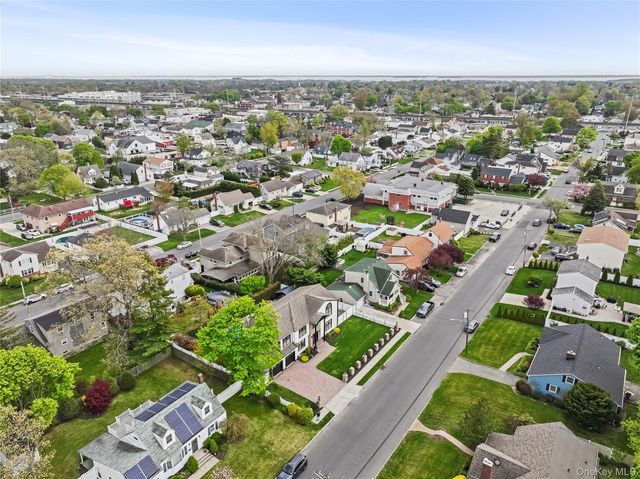 250 N 5th Street, Lindenhurst, NY 11757