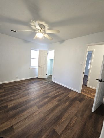 604 Bayless Drive, Euless, TX 76040