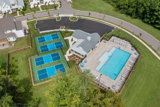 2093 Conductor Ln, Thompsons Station, TN 37179