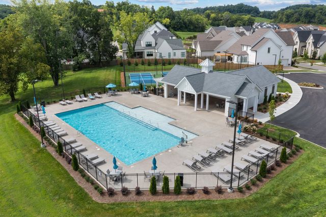 2093 Conductor Ln, Thompsons Station, TN 37179