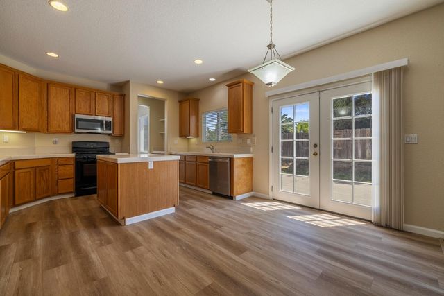 13228 Christie Falls Way, Lathrop, CA 95330
