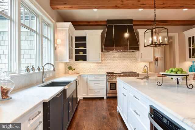 1339 HAWKIN RD, Mclean, VA 22102