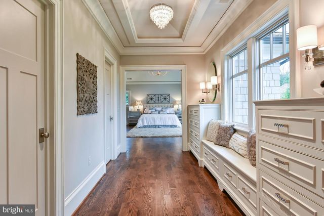 1339 HAWKIN RD, Mclean, VA 22102
