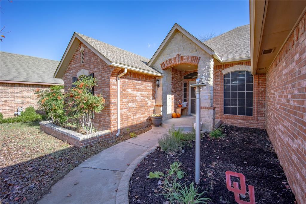 4300 Mackenzie Drive, Moore, OK 73160