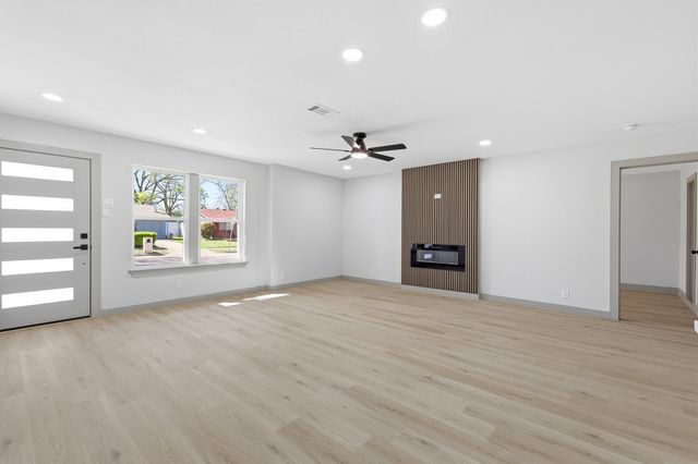 1207 Glynn Oaks Drive, Arlington, TX 76010