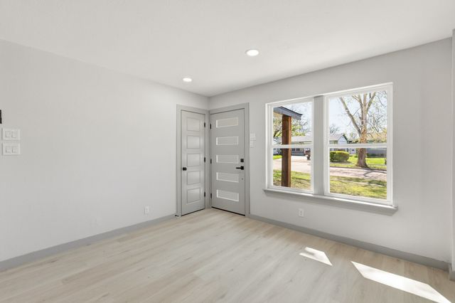 1207 Glynn Oaks Drive, Arlington, TX 76010