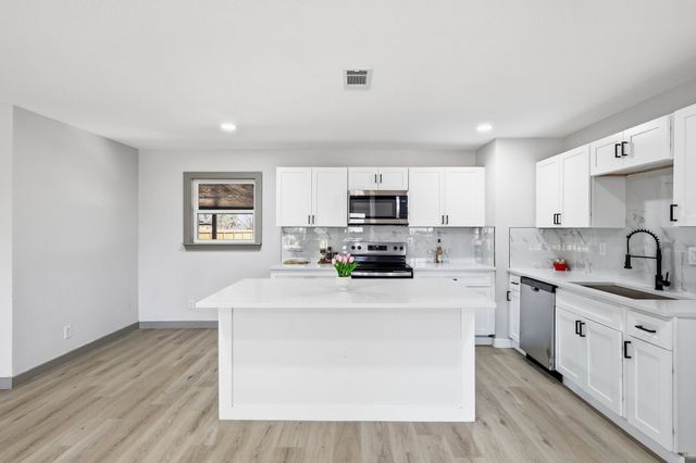 1207 Glynn Oaks Drive, Arlington, TX 76010