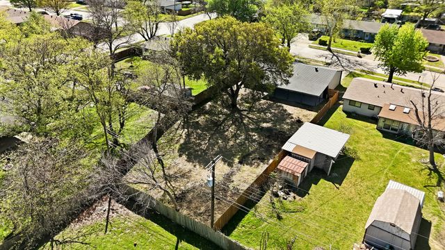 1207 Glynn Oaks Drive, Arlington, TX 76010