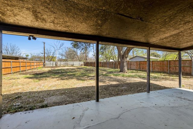 1207 Glynn Oaks Drive, Arlington, TX 76010