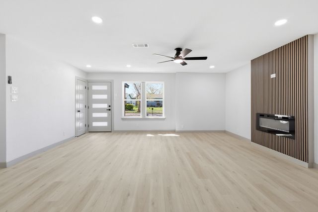 1207 Glynn Oaks Drive, Arlington, TX 76010