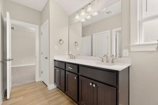 2605 Sam Bass RD 9, Round Rock, TX 78681