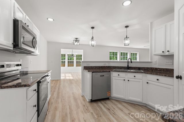 8723 Buttonwood Court, Charlotte, NC 28215