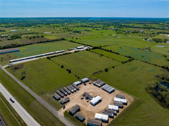 801 Huser Boulevard, Schulenburg, TX 78956