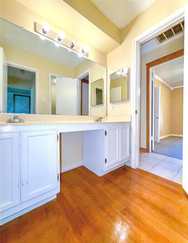 459 Village Creek Drive, Houston, TX 77598