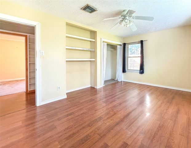 459 Village Creek Drive, Houston, TX 77598