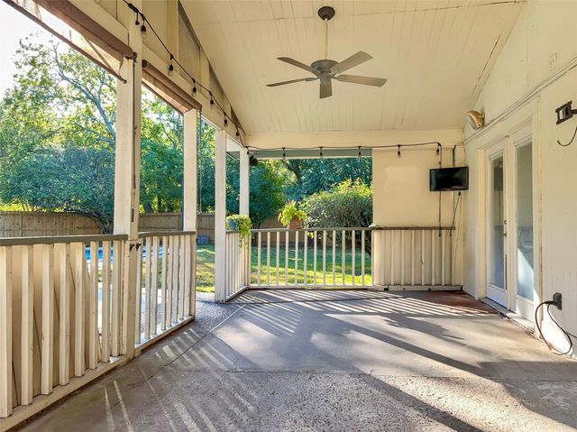 459 Village Creek Drive, Houston, TX 77598