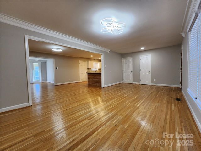 6618 Hartsell Place, Charlotte, NC 28215