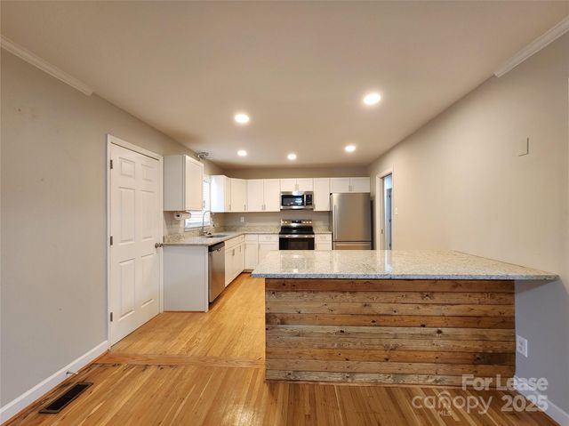 6618 Hartsell Place, Charlotte, NC 28215