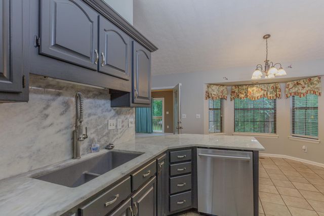 40 E Carolyn Circle, Ringgold, GA 30736