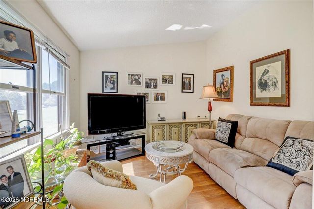 19 Hampton Drive, Marlboro, NJ 07746