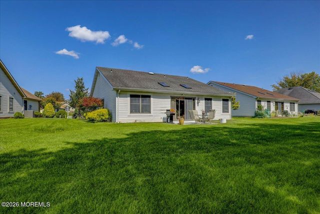 19 Hampton Drive, Marlboro, NJ 07746