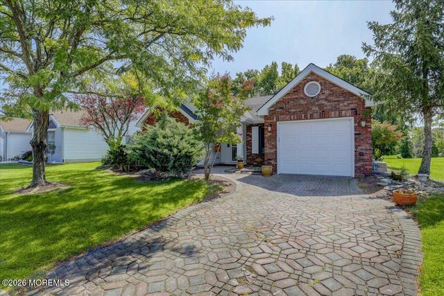 19 Hampton Drive, Marlboro, NJ 07746