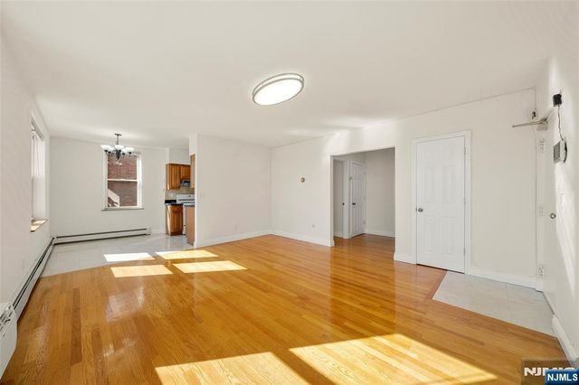 280 Undercliff Avenue, Edgewater, NJ 07020