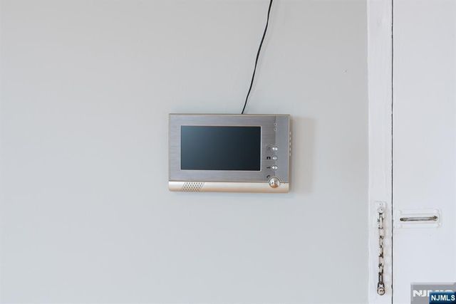 280 Undercliff Avenue, Edgewater, NJ 07020