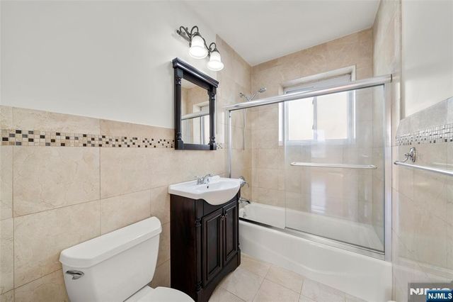 280 Undercliff Avenue, Edgewater, NJ 07020