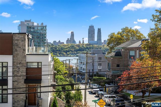 280 Undercliff Avenue, Edgewater, NJ 07020