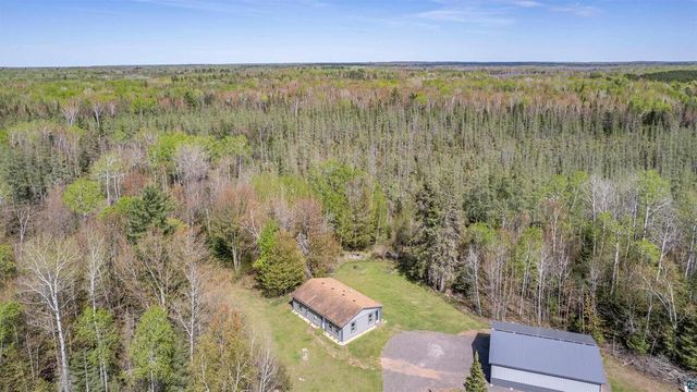 7434 S Okerson Rd, South Range, WI 54874