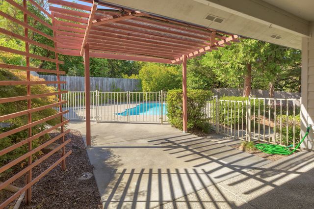1946 NW Crown Street, Grants Pass, OR 97526