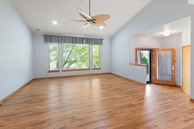 1946 NW Crown Street, Grants Pass, OR 97526