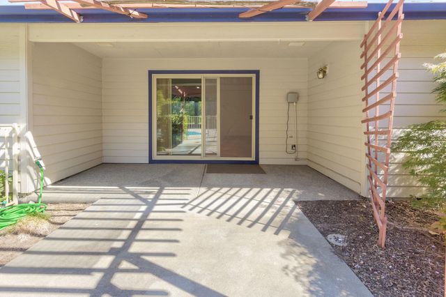1946 NW Crown Street, Grants Pass, OR 97526
