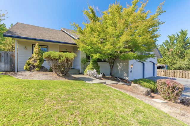 1946 NW Crown Street, Grants Pass, OR 97526