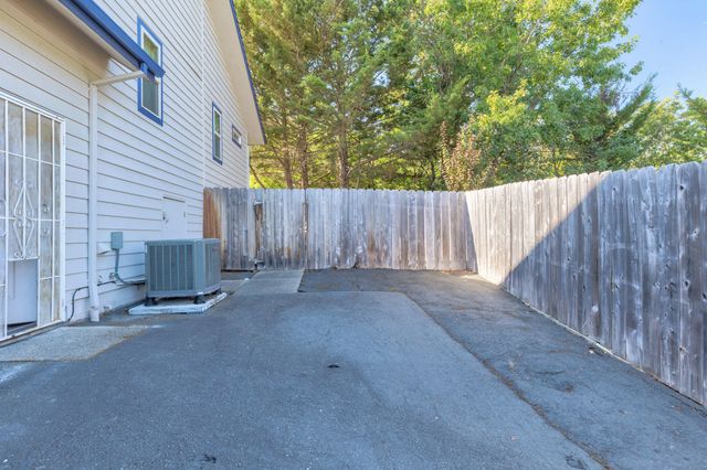 1946 NW Crown Street, Grants Pass, OR 97526