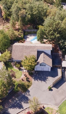 1946 NW Crown Street, Grants Pass, OR 97526
