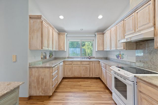 1946 NW Crown Street, Grants Pass, OR 97526