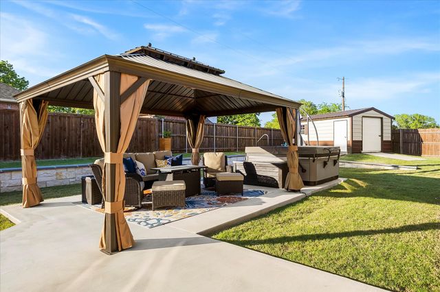 2808 Rodeo Drive, Quinlan, TX 75474