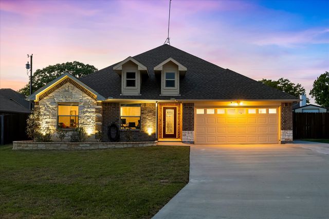 2808 Rodeo Drive, Quinlan, TX 75474