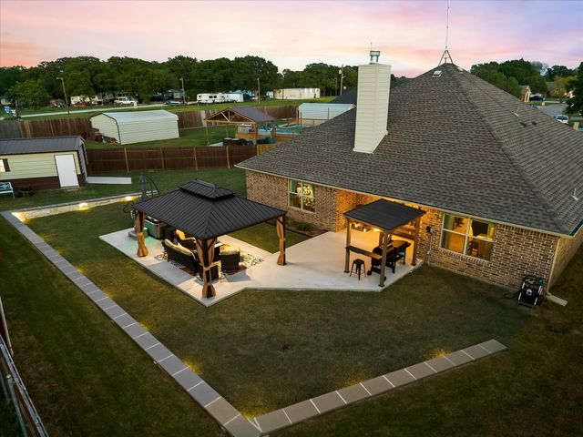 2808 Rodeo Drive, Quinlan, TX 75474