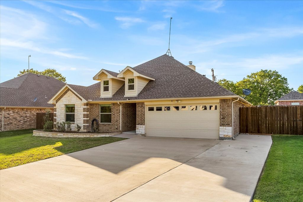 2808 Rodeo Drive, Quinlan, TX 75474