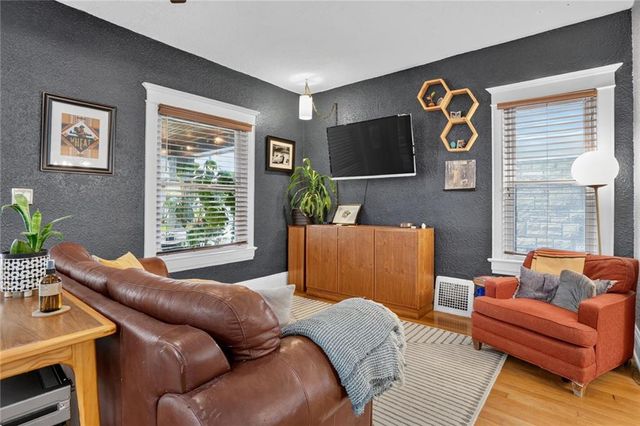 140 Kensington Avenue, Kansas City, MO 64123