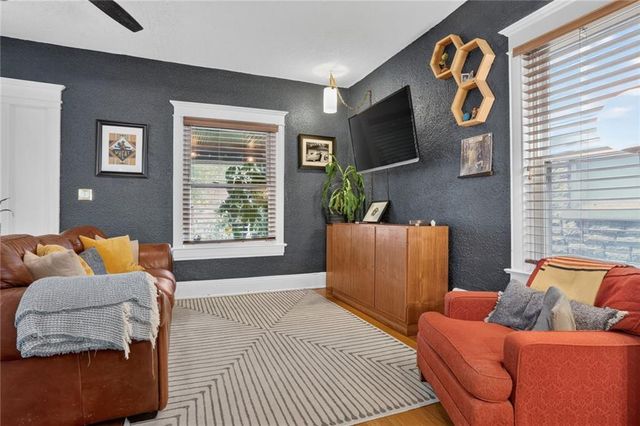 140 Kensington Avenue, Kansas City, MO 64123
