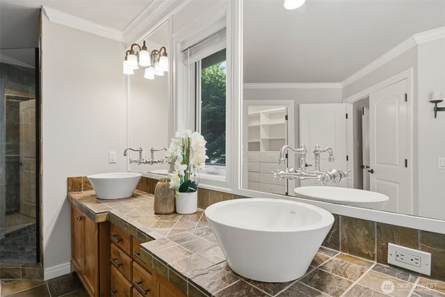 3808 212th Avenue SE, Sammamish, WA 98075